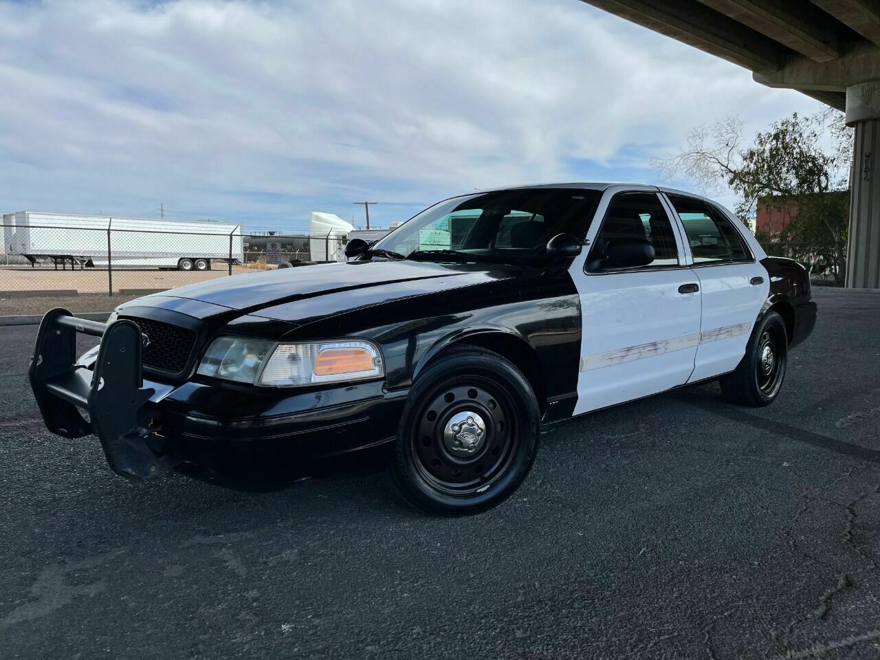 2011 Ford Crown Victoria Police Interceptor 4dr Sedan (3.27 Axle) 2011 Ford Crown Victoria Police Interceptor 4dr Sedan (3.27 Axle)