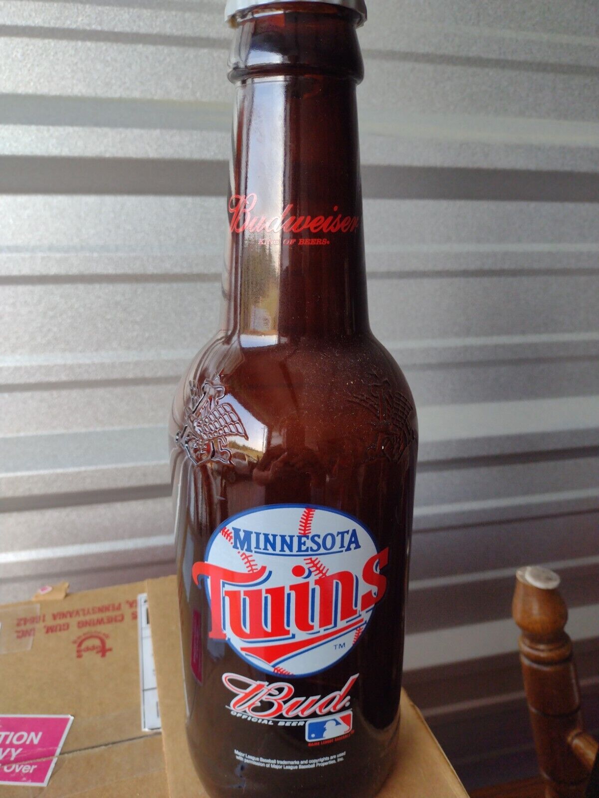 Budweiser Minnesota Twins Mlb King Pitcher 15" Glass Beer Bottle 64 Oz Embossed