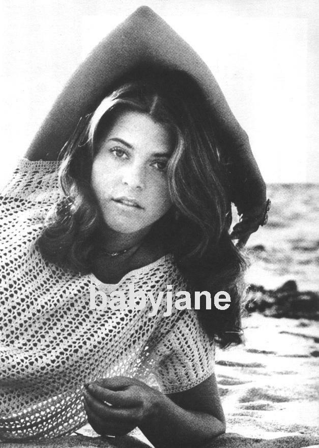 012 Lindsay Wagner Lovely Portrait At The Beach Photo